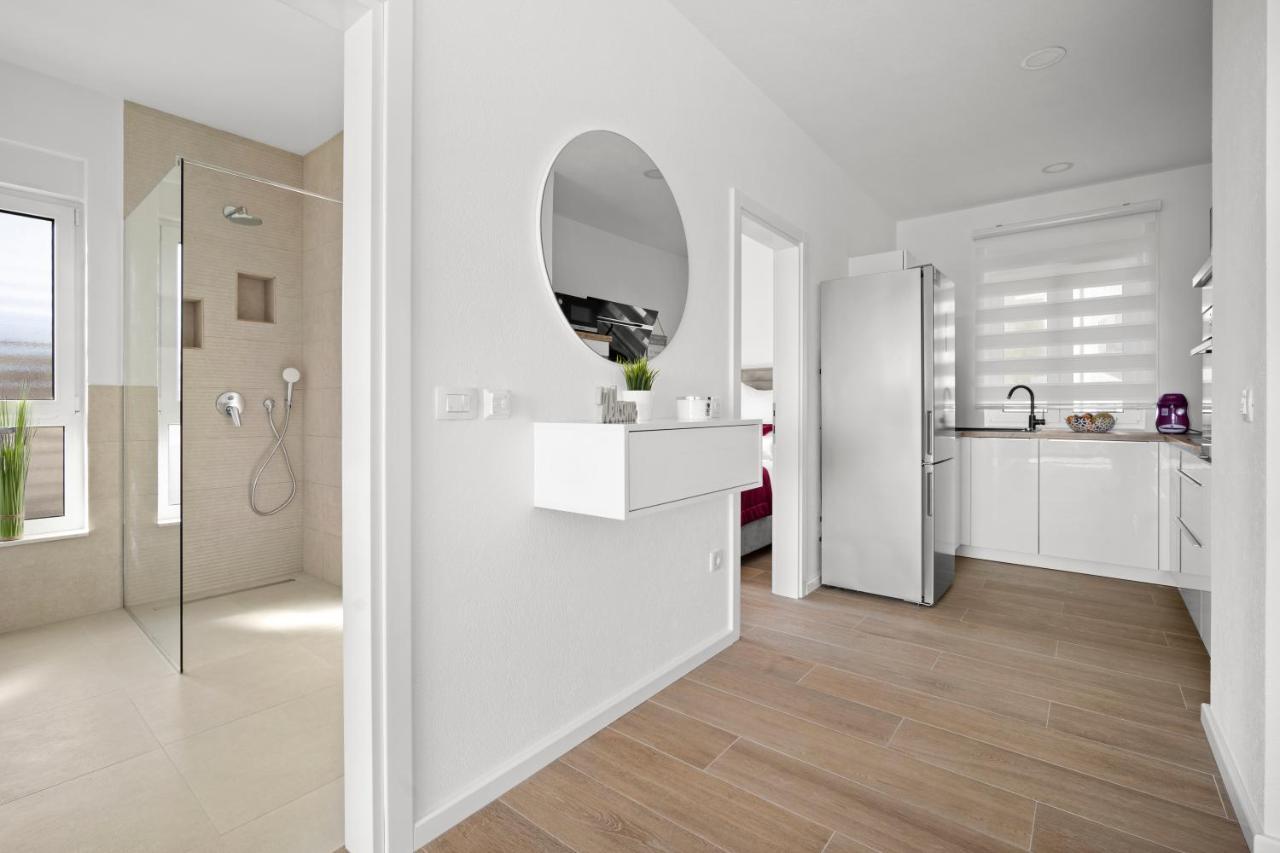 Adriatic Garden Apartments Okrug Gornji Exterior photo