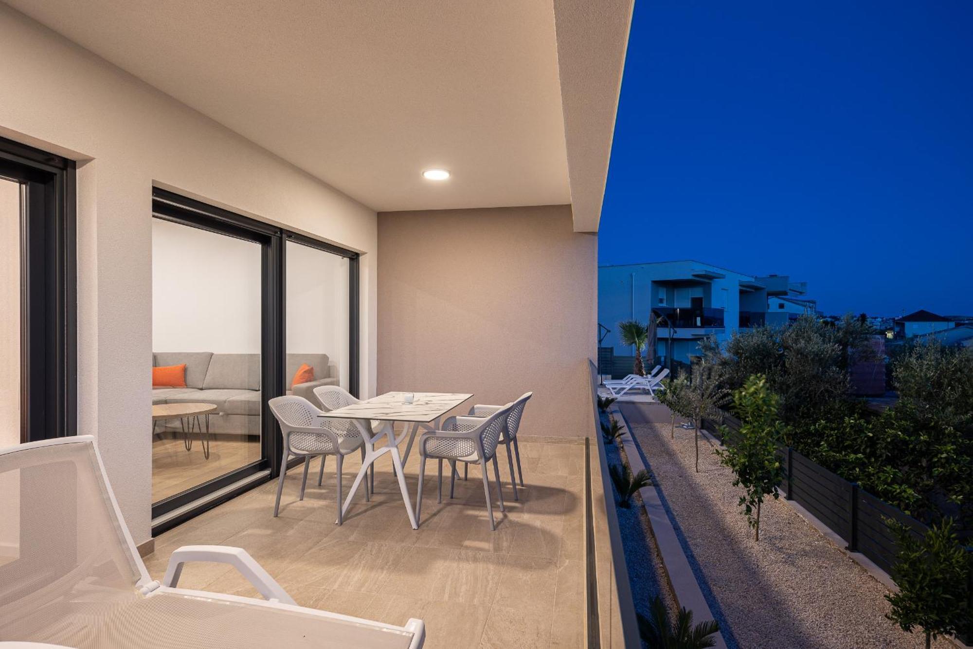 Adriatic Garden Apartments Okrug Gornji Exterior photo