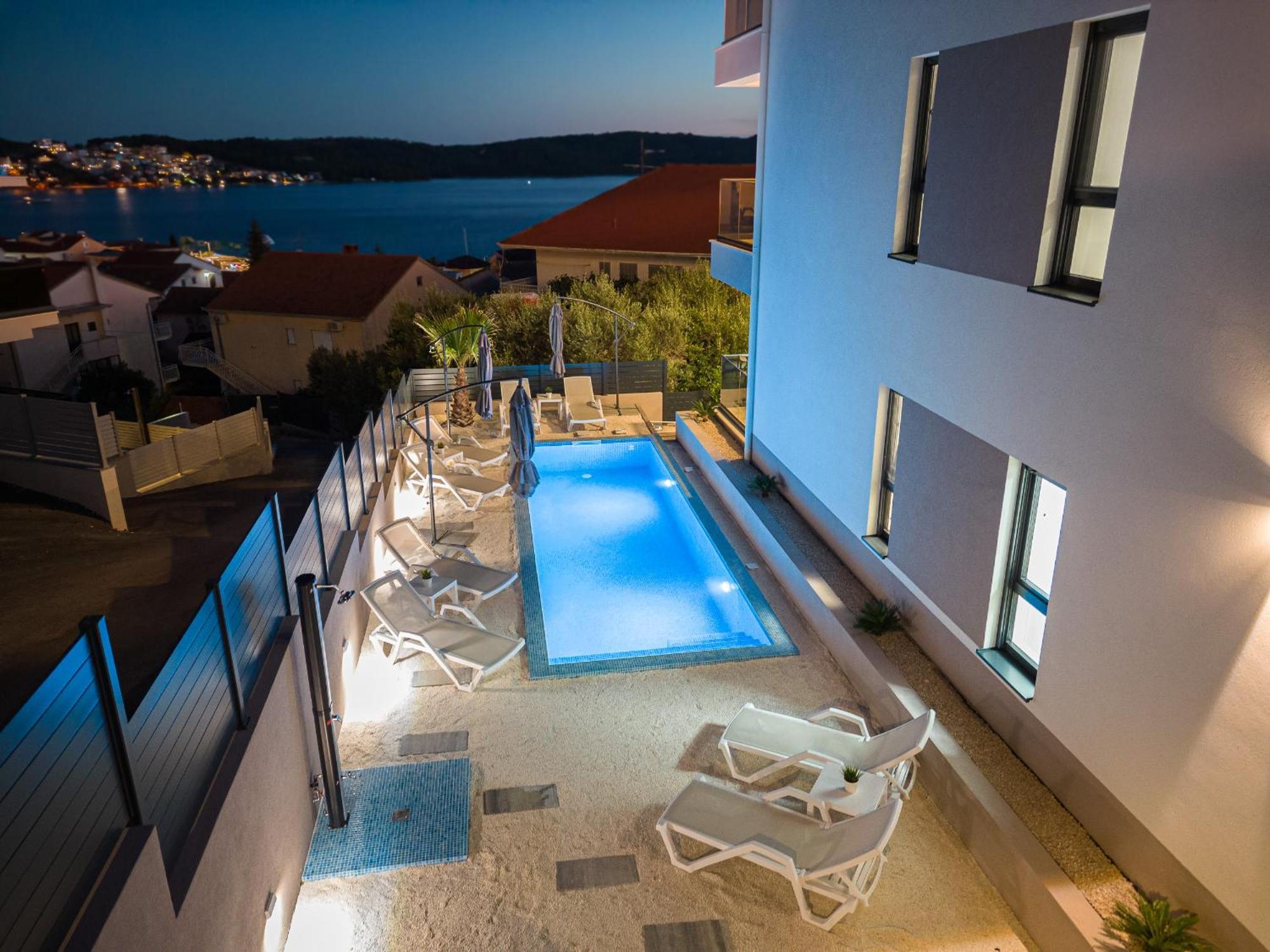 Adriatic Garden Apartments Okrug Gornji Exterior photo