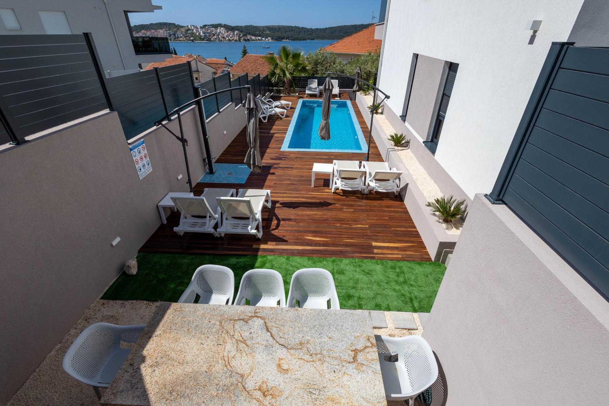Adriatic Garden Apartments Okrug Gornji Exterior photo